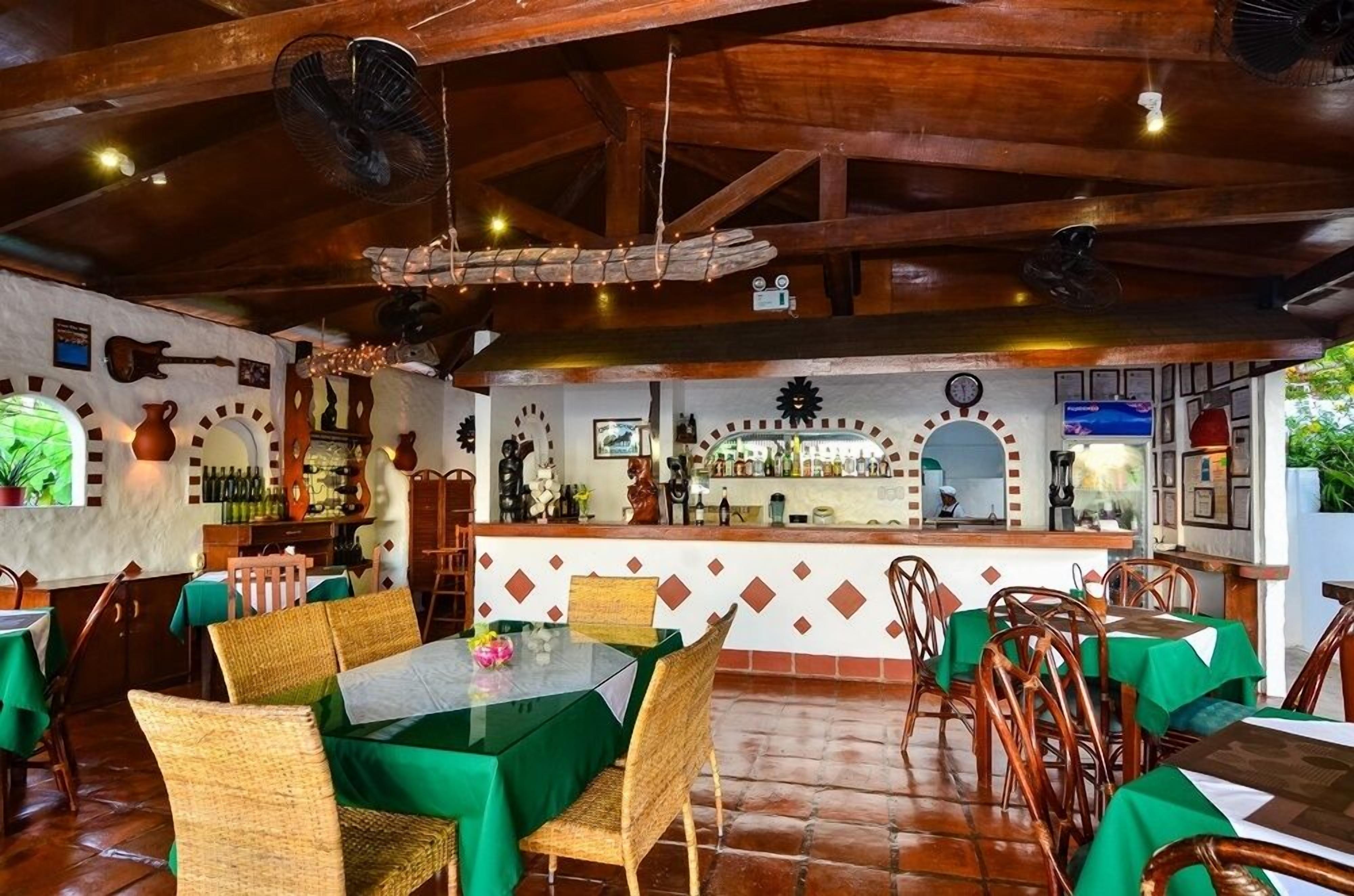 breakfast, lunch served; local and international cuisine, sea views