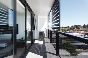 Apartment, 2 Bedrooms | 2 bedrooms, iron/ironing board, free WiFi, bed sheets - Ilixir Apartments by Ready Set Host (Cheltenham)