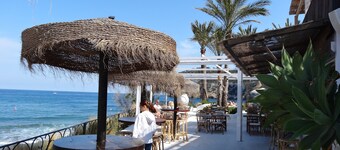 La Sella, spacious 4 bed villa with large pool, fabulous views to the sea, wifi