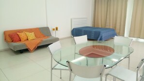 ロフト | 2 室のベッドルーム、ミニバー、WiFi (無料)
