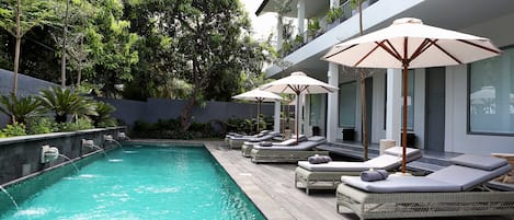 Kolam renang terbuka