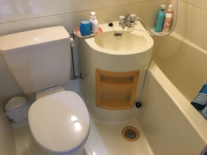 Traditionelt værelse (Japanese Style) | Badeværelse | Kombination af bruser/badekar, gratis toiletartikler, hårtørrer