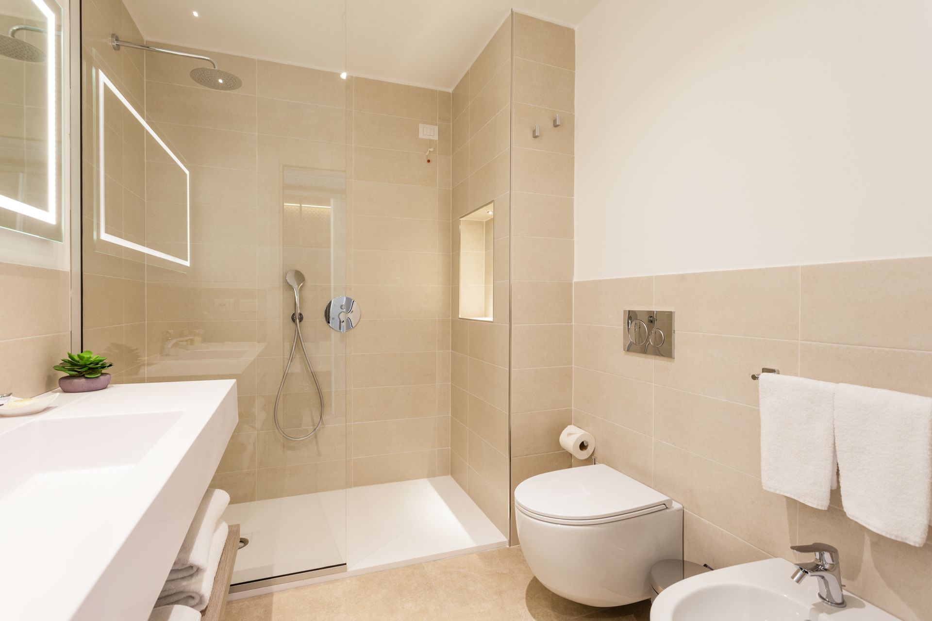 shower, rainfall showerhead, free toiletries, hair dryer