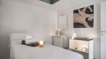 Sauna, Turkish bath, body treatments, aromatherapy, body wraps