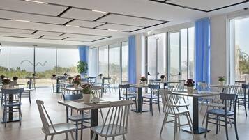 FrĂŒhstĂŒck und Abendessen, lokale KĂŒche