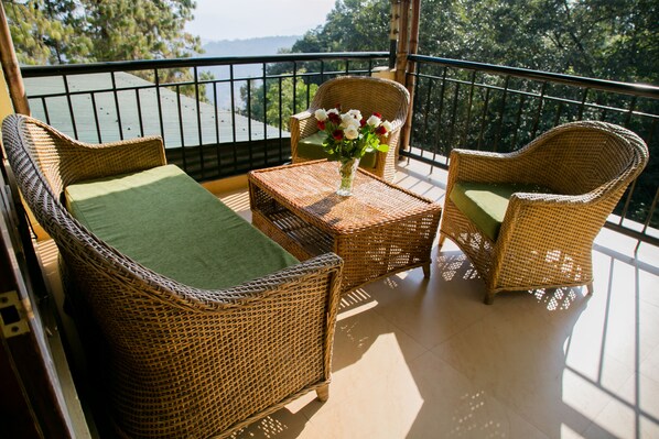 Classic Double Room, 1 Queen Bed, Hill View | Balcony