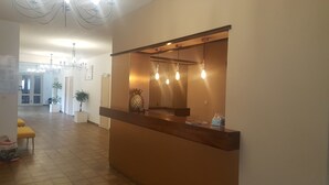 Unclassified image, 4 of 28, button - Hôtel Le Palmarium (Amelie-les-Bains-Palalda)