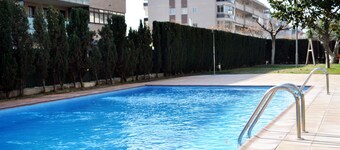 BEAUTIFUL APARTMENT WITH LARGE TERRACE IN SALOU