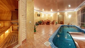 Indoor pool - Hotel Sofia (Yaremche)
