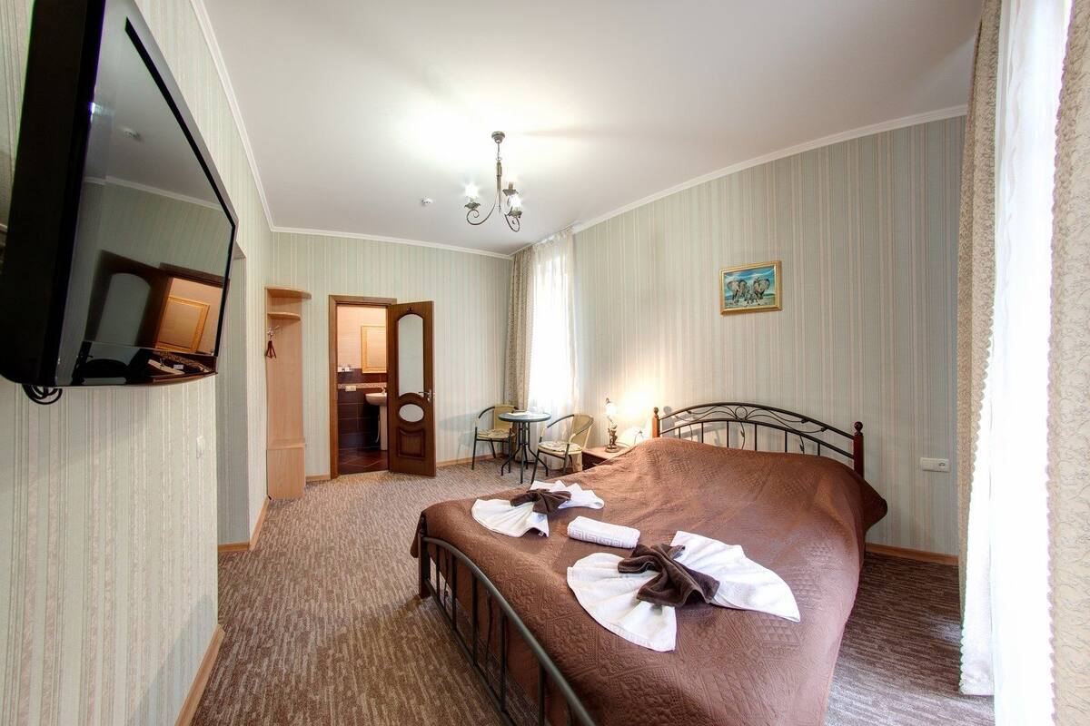 Junior Suite | Premium bedding, desk, soundproofing, iron/ironing board (on request)