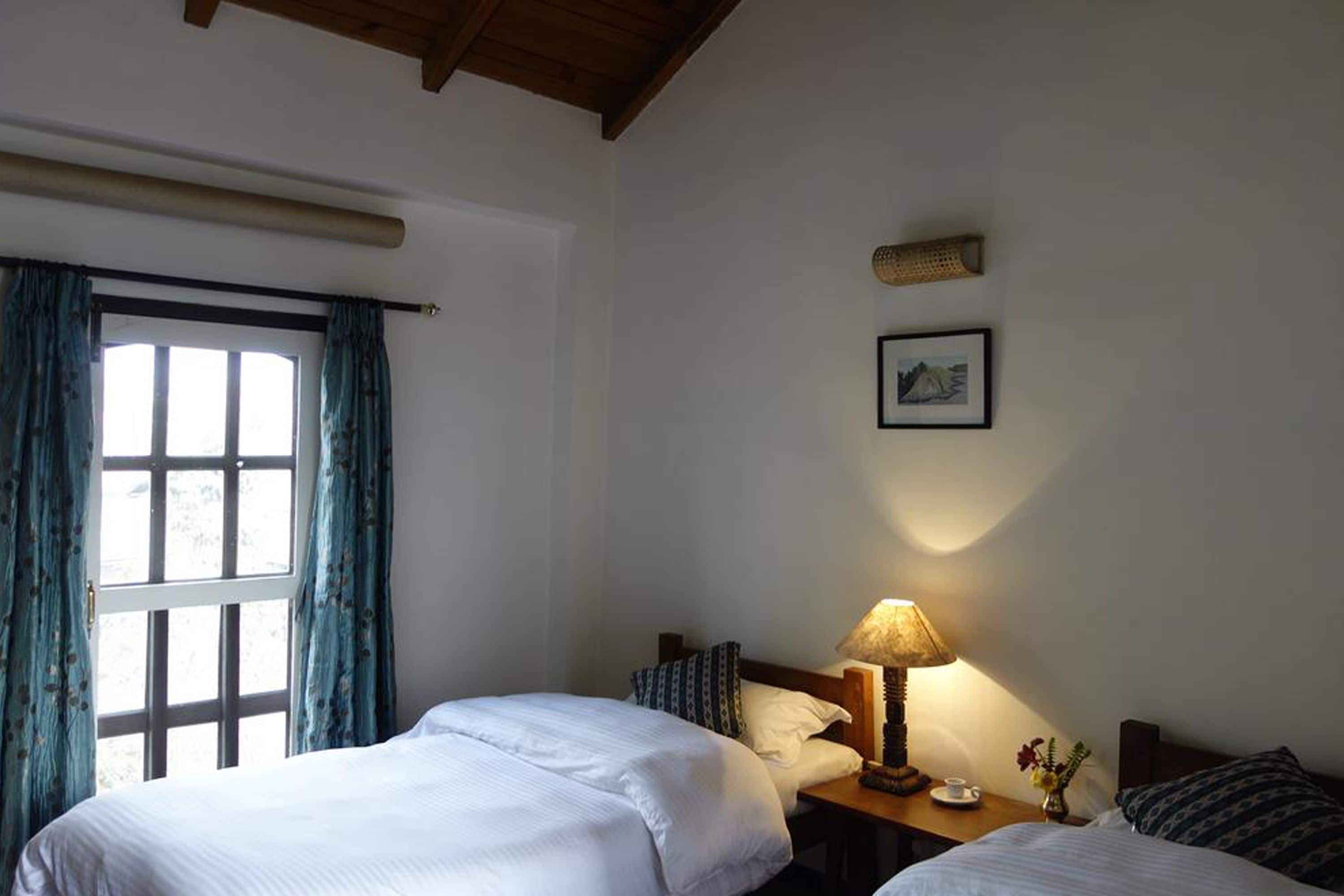 Quarto básico | Escrivaninha, ferros/tábuas de passar roupa, Wi-Fi de cortesia