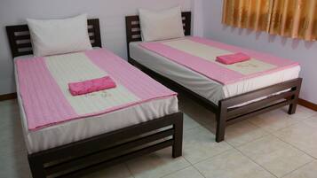 Standard Twin Room | Free WiFi