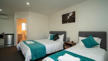 Deluxe Room | Meja, langsir/tirai gelap terus, kalis bunyi, seterika/papan seterika