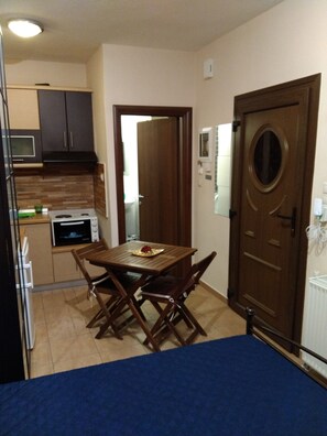 Studio | Living area