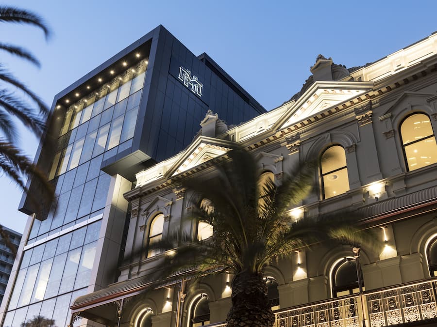 Fachada del alojamiento - Noche