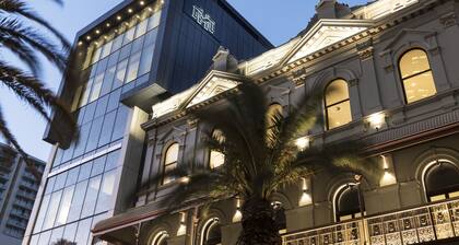 The Melbourne Hotel
