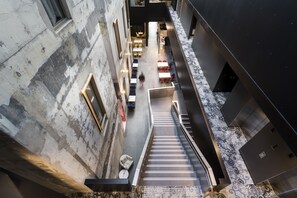 2 bars/lounges, rooftop bar, pub - The Melbourne Hotel (Perth)