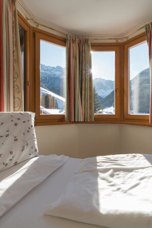 View from room - Hotel Solaia (Selva di Val Gardena)