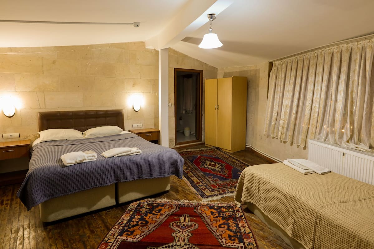 Elite Suite, Jetted Tub, Mountainside | Peti besi dalam bilik, kalis bunyi, Wi-fi percuma