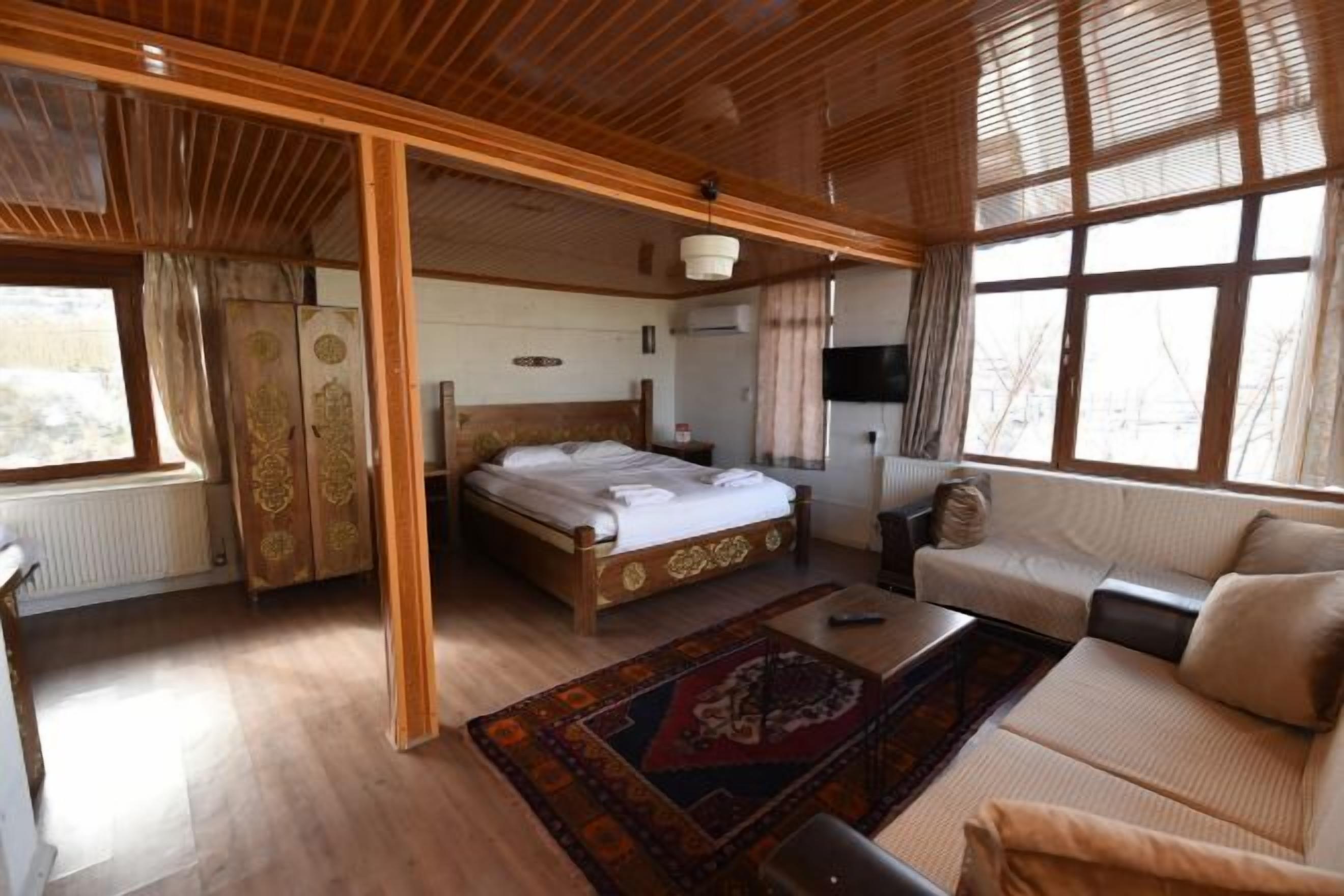 In-room safe, soundproofing, free WiFi