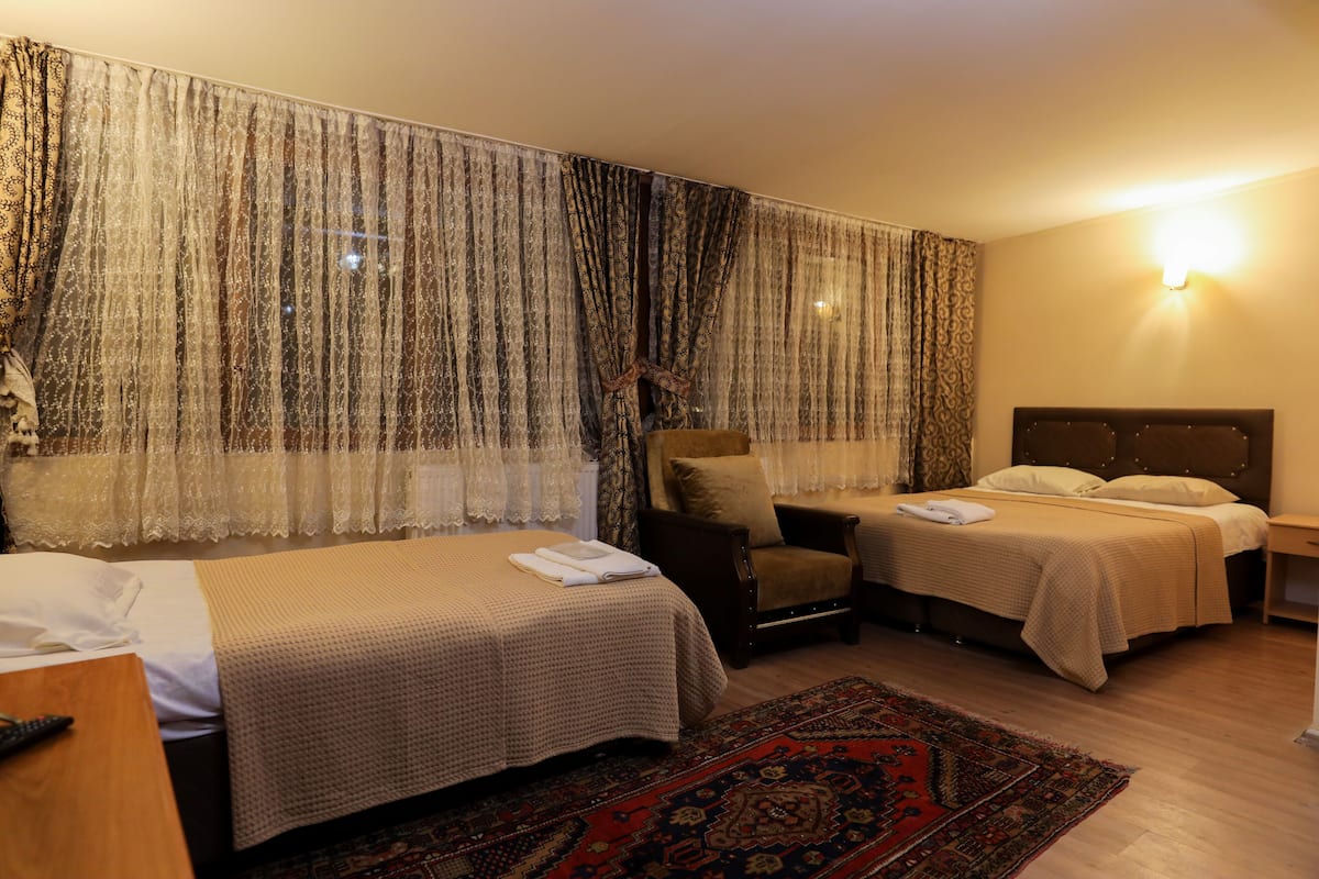 Family Quadruple Room, Valley View | Peti besi dalam bilik, kalis bunyi, Wi-fi percuma