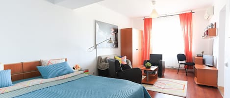 Standard Room | Living area | Flat-screen TV