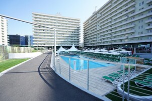 Seasonal outdoor pool