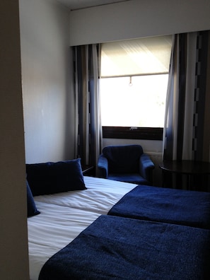 Quarto casal econômico, vista para o pátio (Floor 2) | Cortinas blackout, ferros/tábuas de passar roupa, Wi-Fi de cortesia