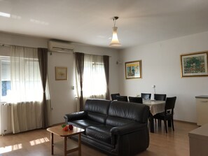 Comfort Quadruple Room, Balcony, Marina View | Safe