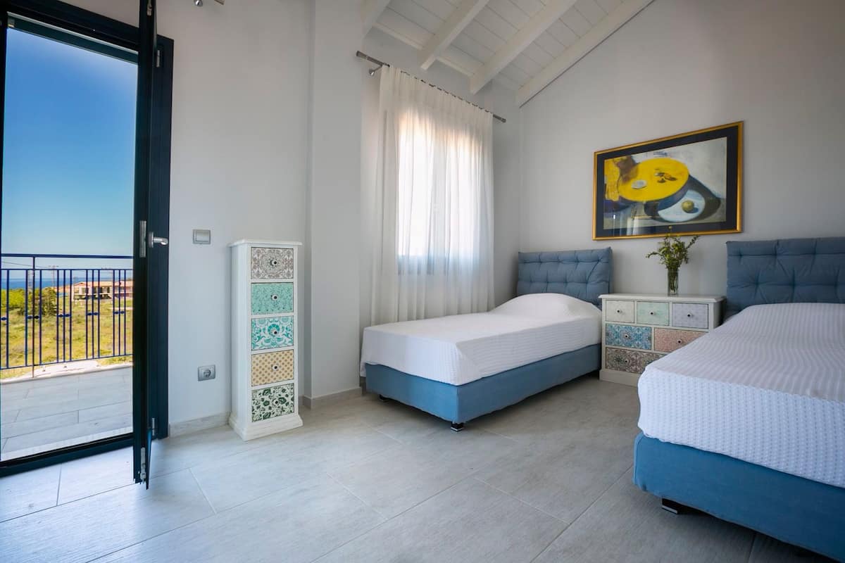 1 bedroom, premium bedding, in-room safe, desk