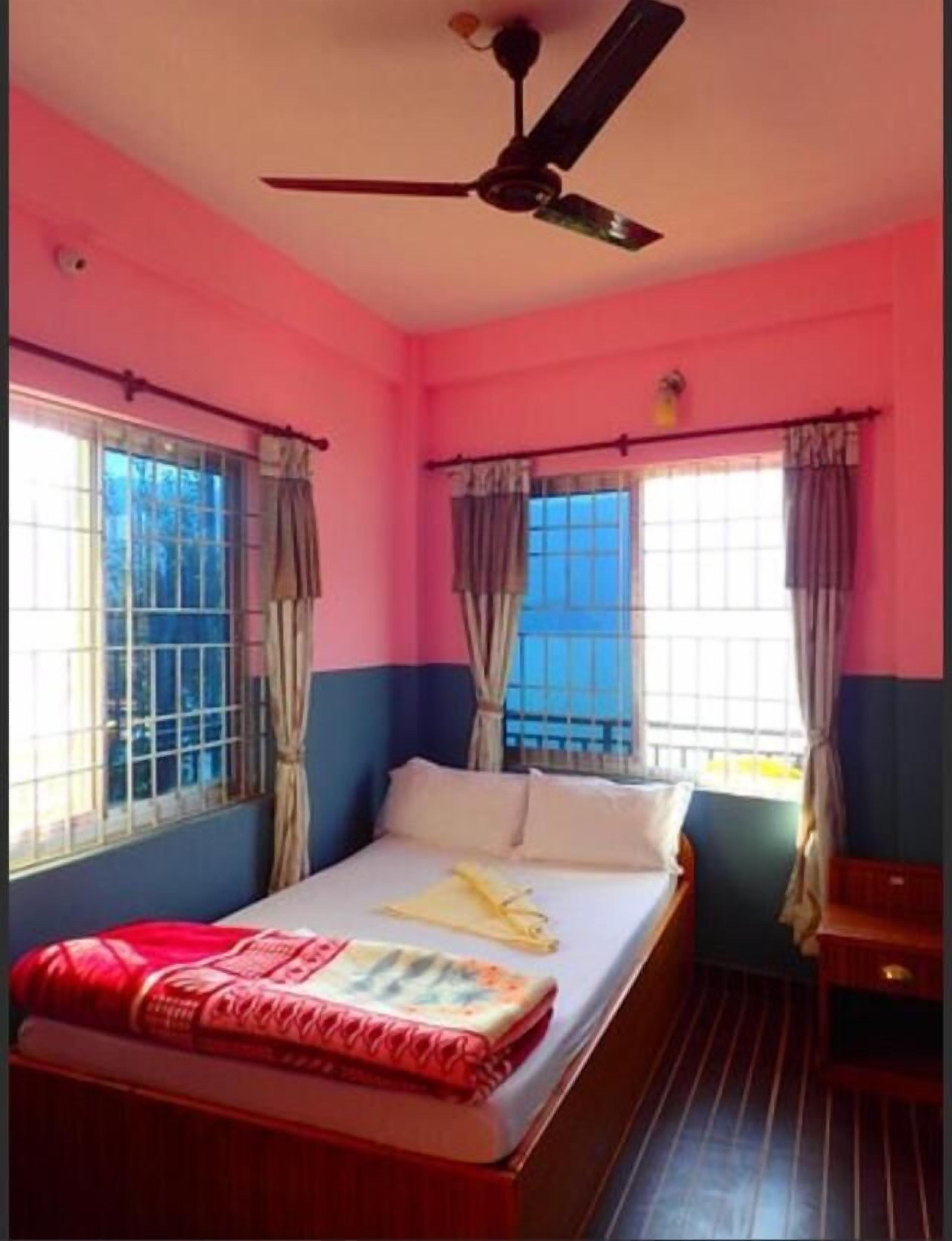 ตู้นิรภัยในห้องพัก, โต๊ะทำงาน, ห้องเก็บเสียง, Wi-Fi ฟรี