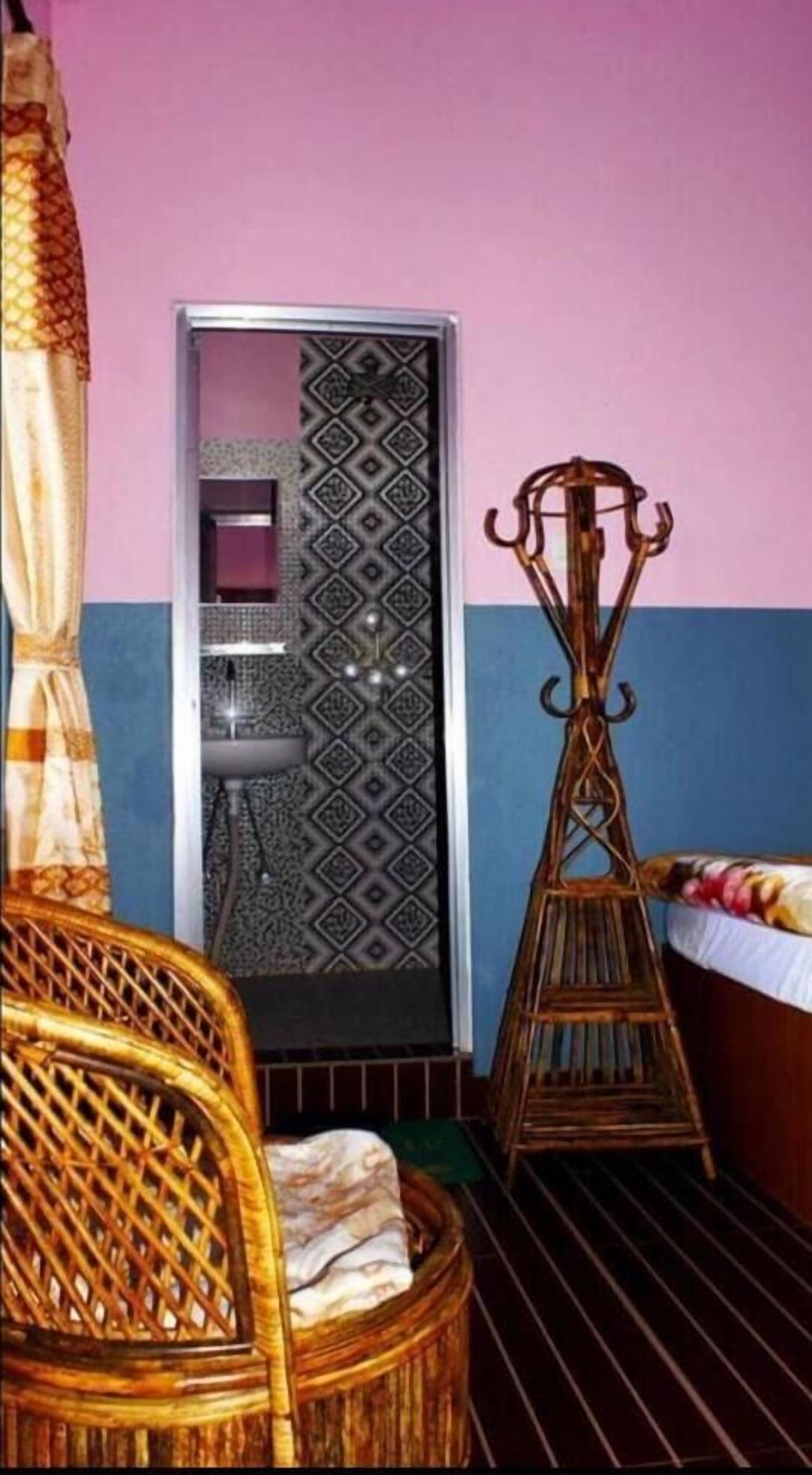 In-room safe, desk, soundproofing, free WiFi