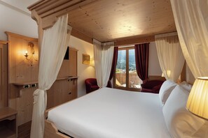 Suite | Minibar, in-room safe, free WiFi, bed sheets - Beverly Alps Hotel & Spa (Pinzolo)