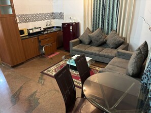 Appartement, 1 chambre, cuisine | Coin séjour | Télévision, films à la carte