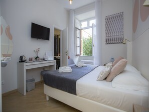 In-room safe, desk, soundproofing, iron/ironing board