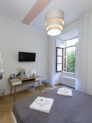 In-room safe, desk, soundproofing, iron/ironing board