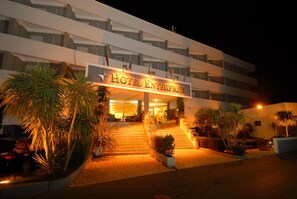 ด้านหน้าที่พัก