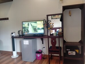 In-room safe, blackout curtains, soundproofing, free WiFi - Sakaodeuan Hotel (Luang Prabang)