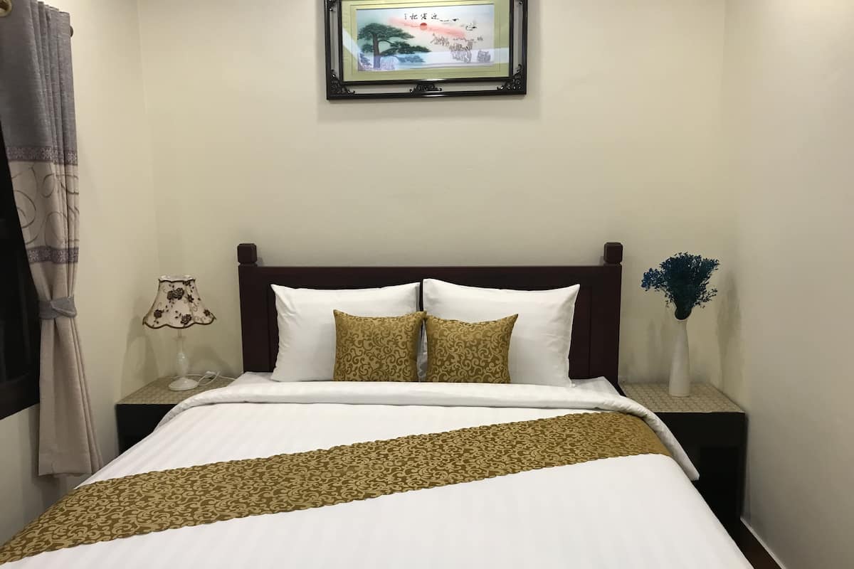 In-room safe, blackout curtains, soundproofing, free WiFi