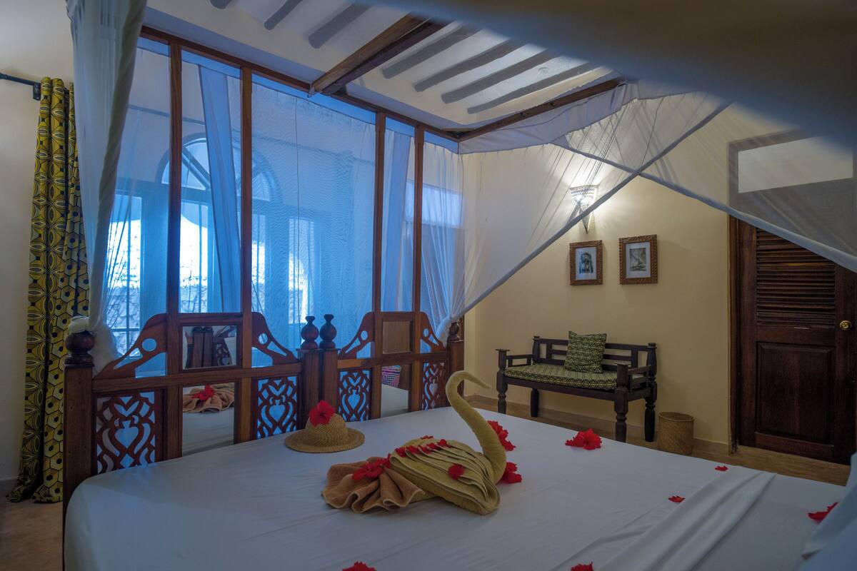 Double Retreat Room | In-room safe, WiFi (free), bed sheets