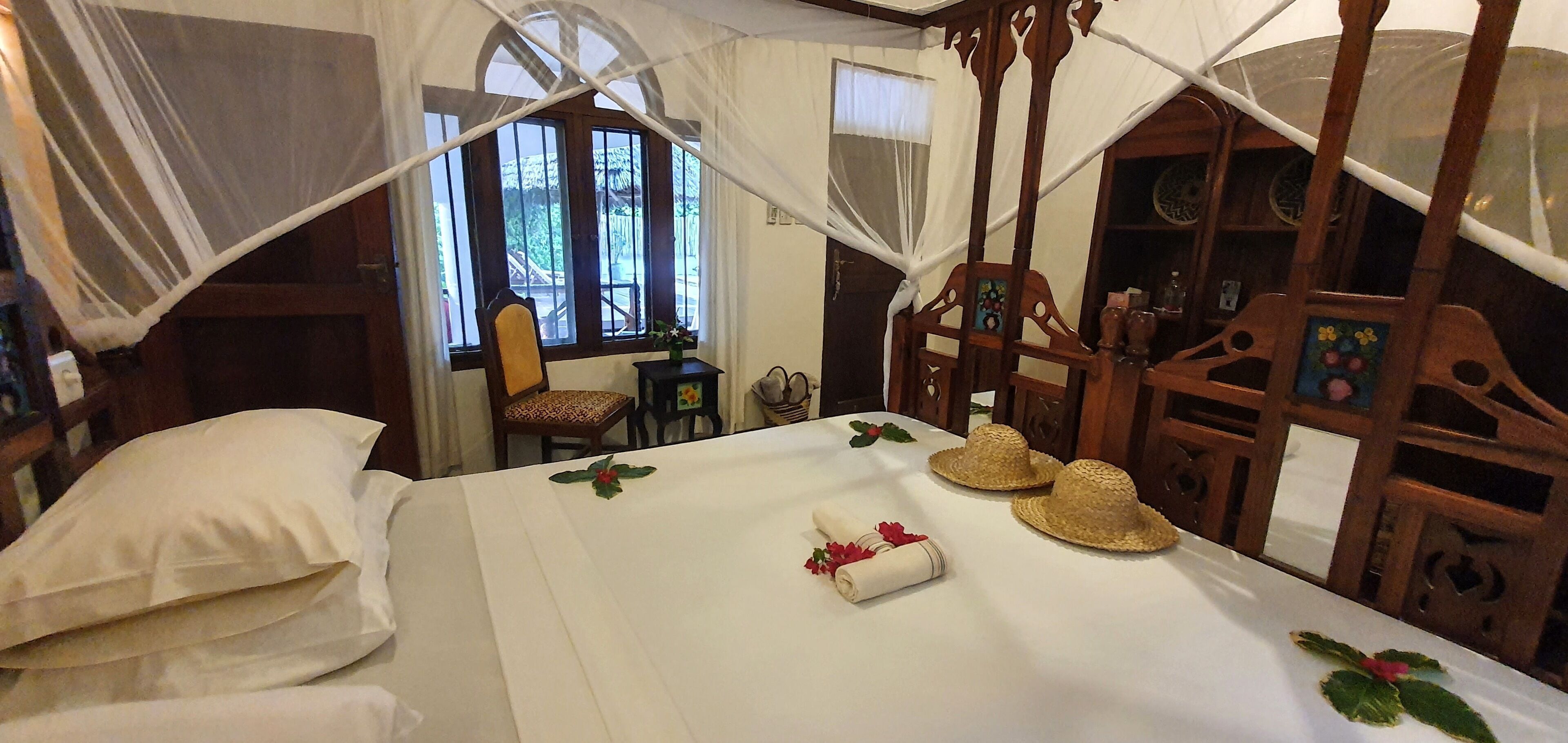 In-room safe, free WiFi, bed sheets