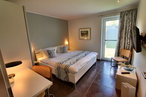 3 Schlafzimmer, Zimmersafe, Schreibtisch, Reisekinderbett