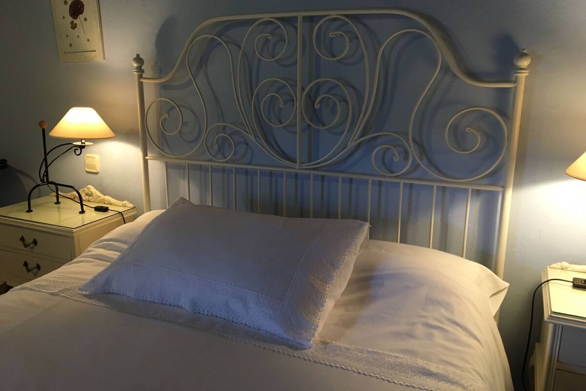 Double Room, Jetted Tub, Valley View | Blackout drapes, iron/ironing board (on request)