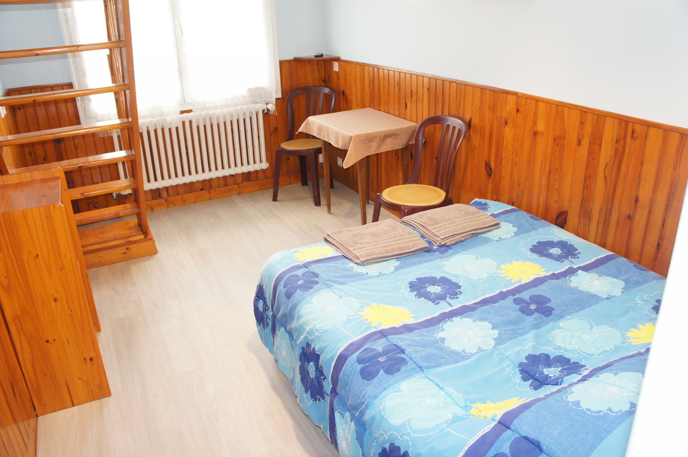 family room | 1 bedroom, desk, blackout curtains, free wifi