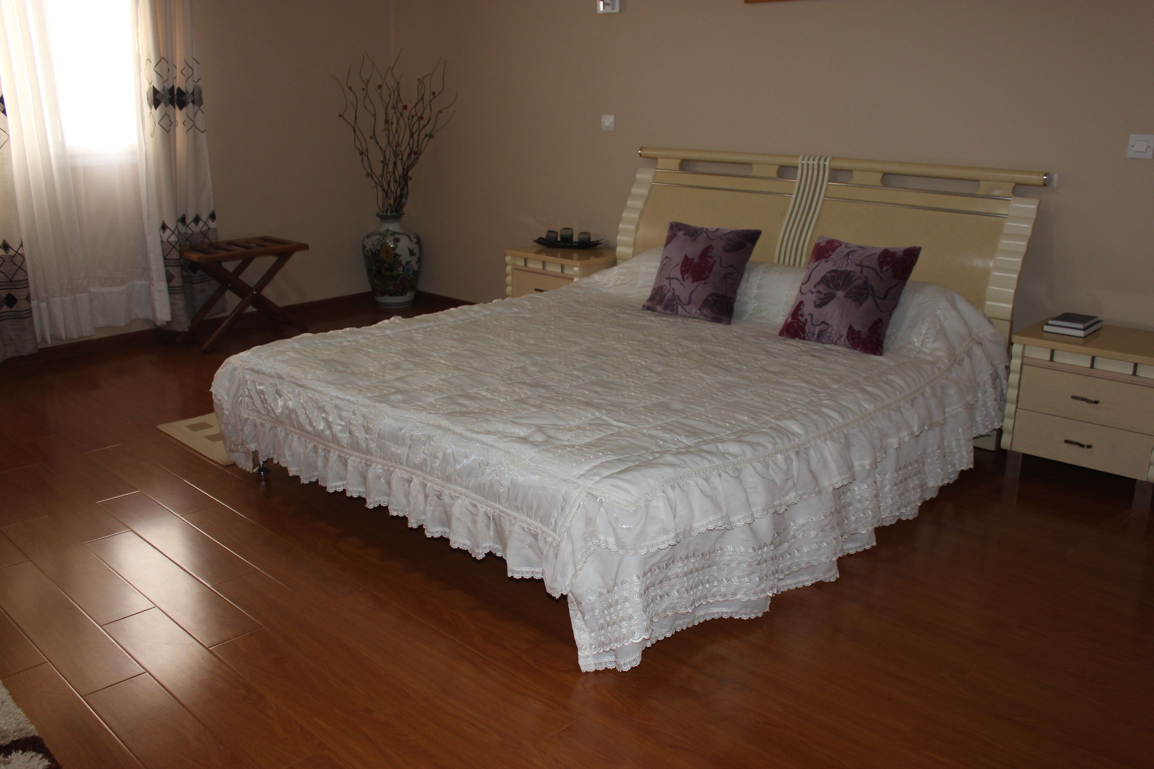 Familien-Suite | Minibar, Zimmersafe, Schreibtisch, kostenloses WLAN