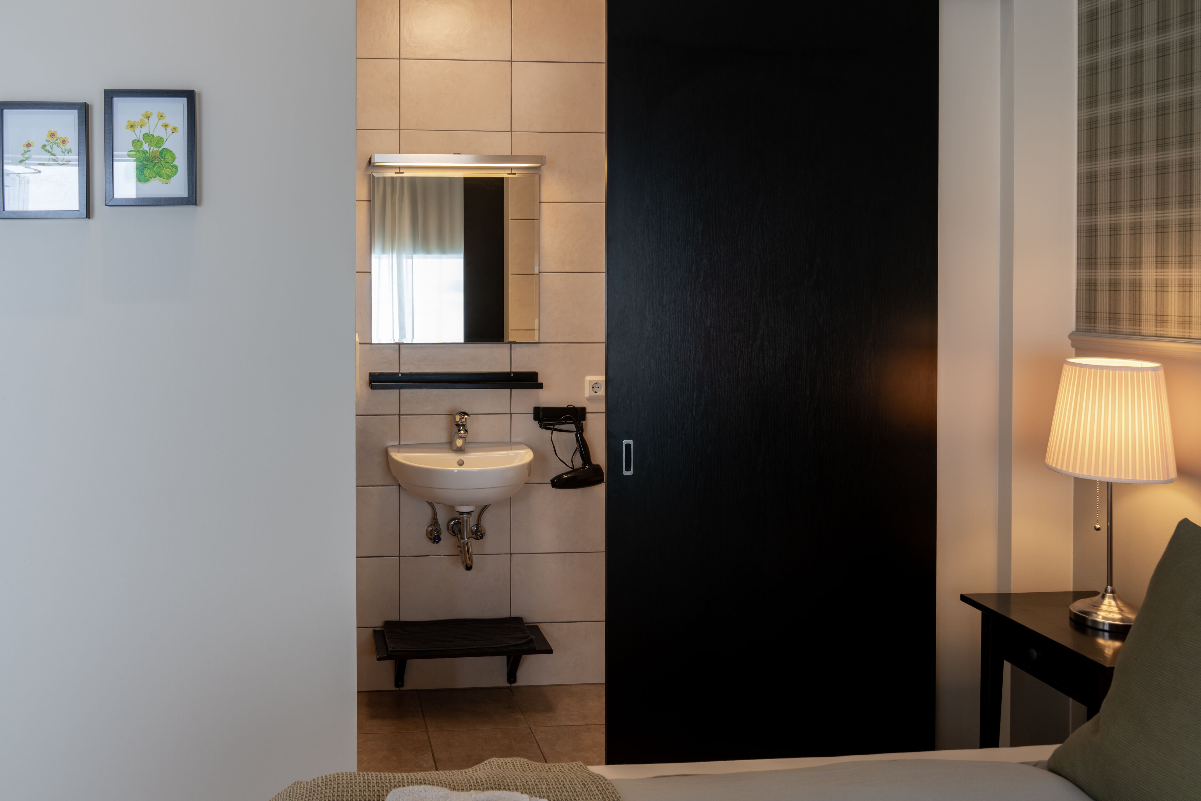 double or twin room | bathroom | shower, free toiletries, hair dryer, towels