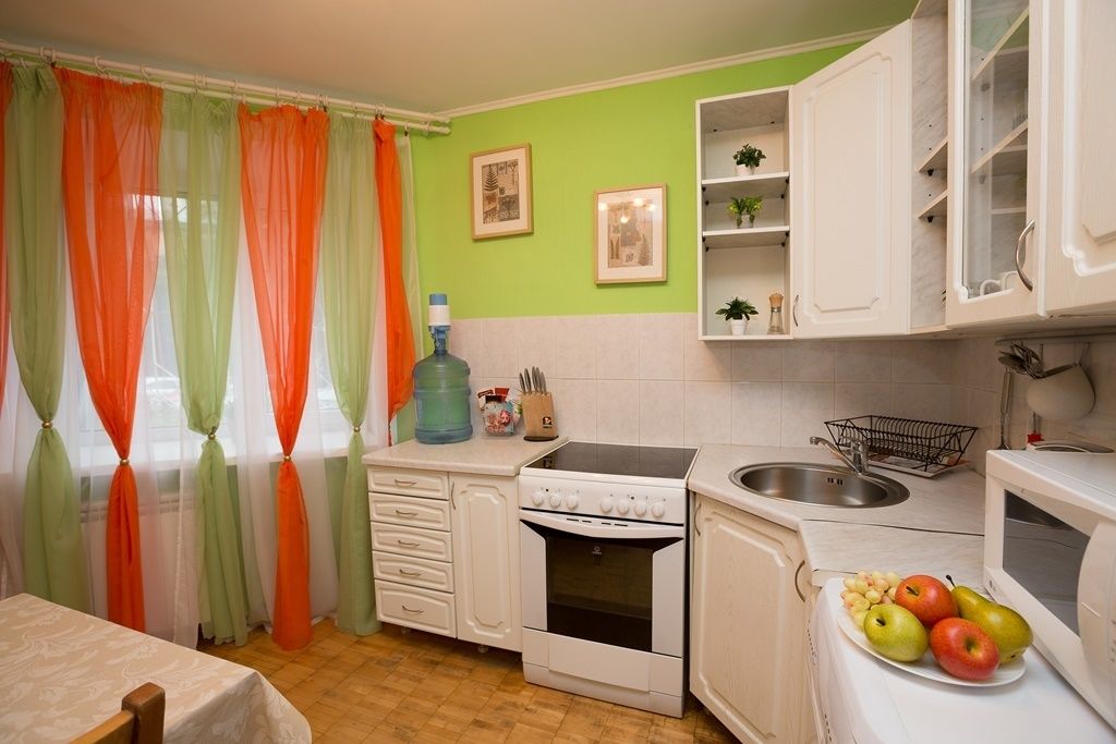 Apartment, 2 Schlafzimmer (Krasnyy, 4a-85) | Eigene Küche | Kühlschrank, Mikrowelle, Wasserkocher, Kochgeschirr/Geschirr/Besteck