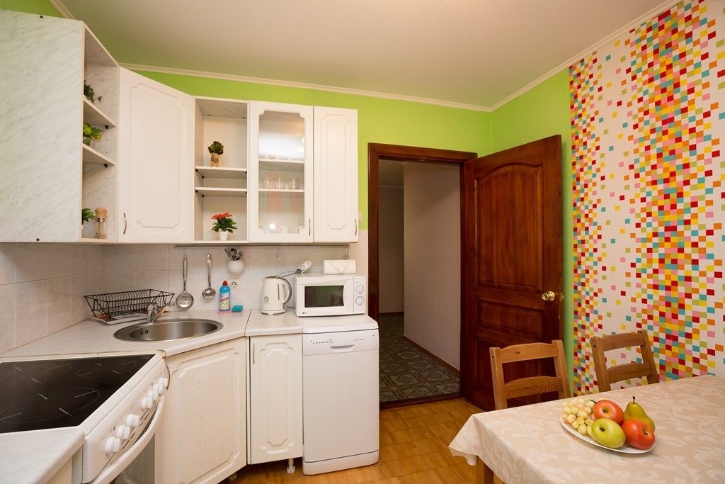 Apartment, 2 Schlafzimmer (Krasnyy, 4a-85) | Eigene Küche | Kühlschrank, Mikrowelle, Wasserkocher, Kochgeschirr/Geschirr/Besteck