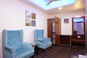 Deluxe Double Room, 1 Bedroom, Refrigerator, City View