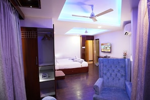 Deluxe Double Room, 1 Bedroom, Refrigerator, City View